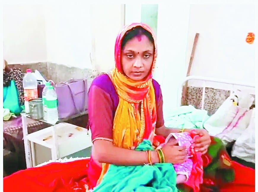 एंबुलेंस न मिलने पर बस बनी प्रसूति कक्ष: पन्ना में ड्राइवर-कंडक्टर ने दिखाई मानवता, महिला का सफल प्रसव कर बचाई मां-बेटी की जान