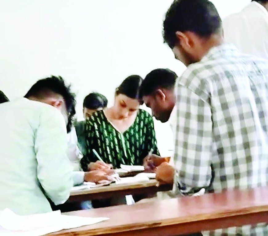 रीवा के टीडी कॉलेज का नकल वीडियो वायरल: एडी ने भेजा उड़नदस्ता, मौके पर नहीं मिला वीडियो जैसा परीक्षा कक्ष