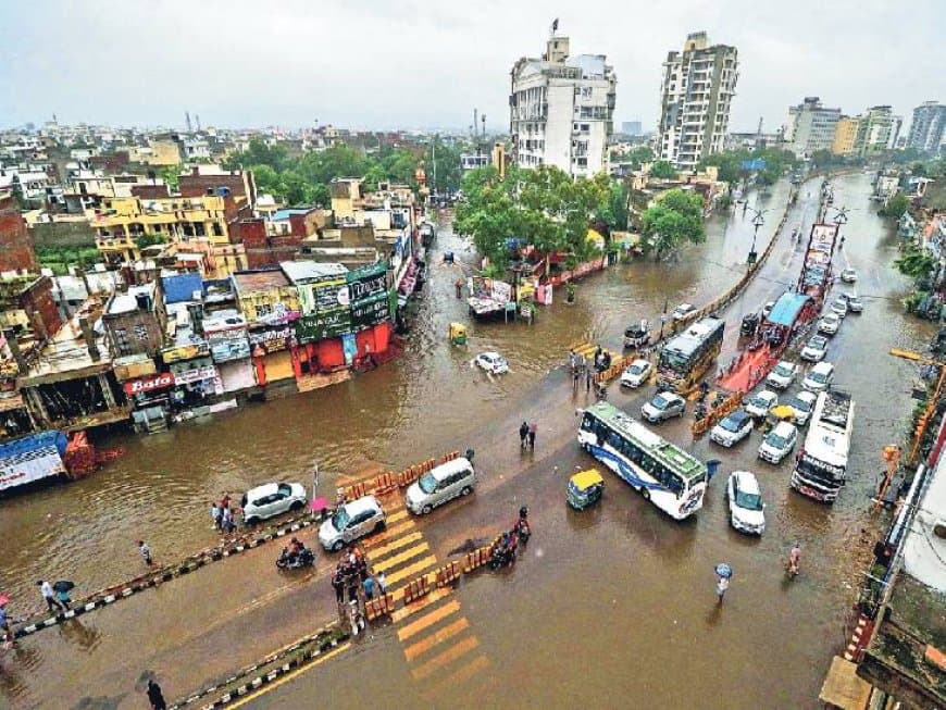 बारिश का कहर...11 लोगों की मौत... मध्यप्रदेश में भी तेज बारिश