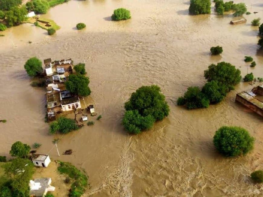 मध्यप्रदेश में उफान पर नर्मदा...पंजाब में पठानकोट को जोड़ने वाला पुल टूटा.. राजस्थान में बारिश का कहर