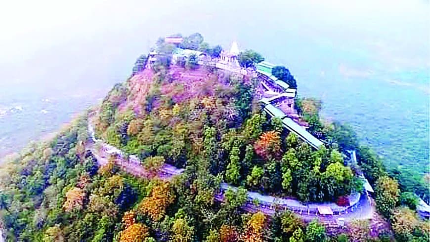 मैहर मां शारदा मंदिर में शुद्ध पेयजल तक नहीं, समिति ने कैंटीन संचालन के लिए जारी की निविदा: श्रद्धालुओं की सुरक्षा और सुविधा पर उठे सवाल