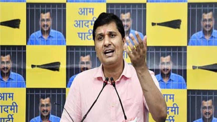 अस्पताल घोटाला... दिल्ली के पूर्व मंत्री सौरभ भारद्वाज के घर छापा