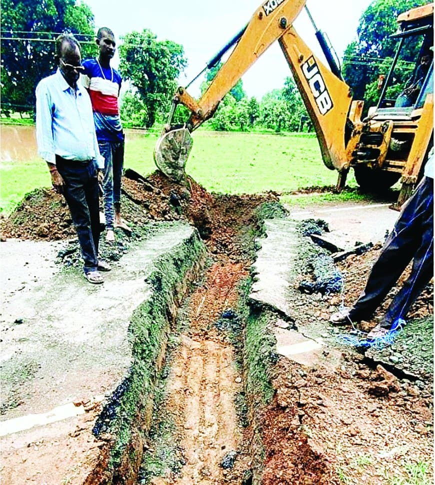 भ्रष्टाचार की भेंट चढ़ी ठोंगा से जमुआ सड़क: करोड़ों खर्च के बाद भी गुणवत्ता पर सवाल, मुख्य अभियंता की जांच में उजागर हुई बड़ी खामियां