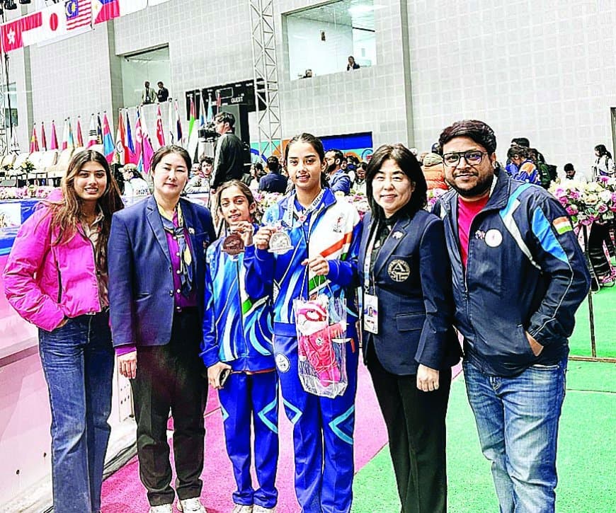 एशियन शॉर्ट ट्रैक ट्रॉफी में सतना की बेटियों का शानदार प्रदर्शन: उद्रेका ने जीता रजत, पहल को मिला कांस्य पदक – किक बॉक्सिंग में भी दिखेगा सतना का दम