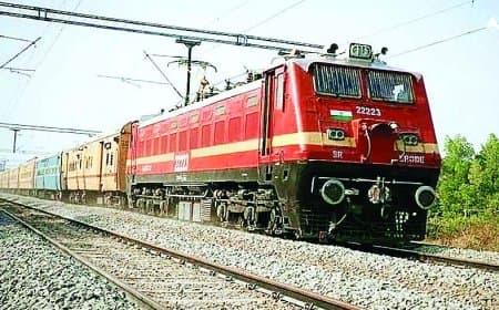 सतना होकर दौड़ेगी रक्सौल–वटवा और दानापुर–हडपसर पूजा स्पेशल ट्रेन, यात्रियों को कन्फर्म टिकट और आसान यात्रा की सुविधा