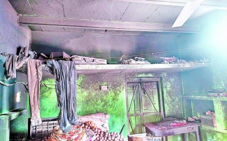 मैहर में दबंगों का तांडव: पेट्रोल डालकर घर जलाने का प्रयास, सीसीटीवी में कैद वारदात और पुलिस की लापरवाही से बढ़े हौसले