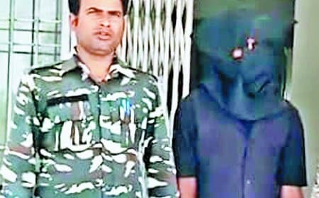 चित्रकूट पुलिस की बड़ी कामयाबी: आश्रम से 2.37 लाख चोरी करने वाला अन्तरराज्यीय चोर कट्टा-कारतूस समेत गिरफ्तार, साथी फरार