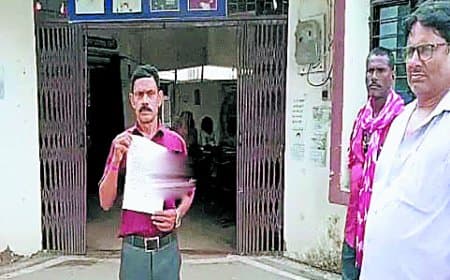 रीवा में एटीएम कार्ड बदलकर बदमाशों ने खाते से उड़ाए 30 हजार रुपये, बेटे के इलाज के लिए रखी थी रकम