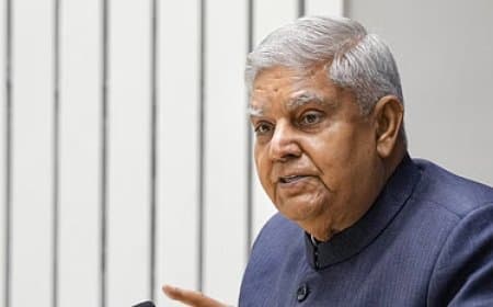 इस्तीफे के बाद पहला बयान... धनखड़ ने उत्तराधिकारी को बधाई ... कहा- पद की गरिमा और बढ़ेगी 