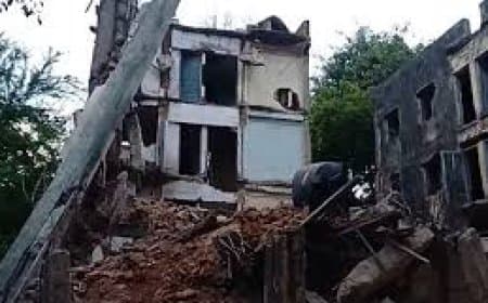 जबलपुर में BSNL की 4-मंजिला इमारत ढही, एक व्यक्ति घायल | विजय नगर हादसा
