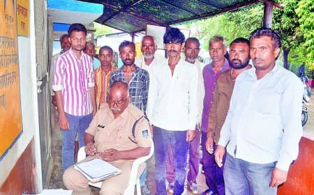 अमौधा तालाब के पास मिला बुजुर्ग चौकीदार का शव: परिजनों ने हत्या की आशंका जताई, सिर और हाथ-पैर पर चोट के निशान, पुलिस जांच में जुटी