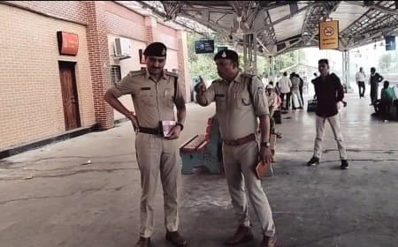 मृतक के शरीर पर मिले चाकू के 12 घाव, एक आरोपी को दबोचा