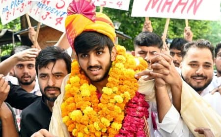 दिल्ली विवि छात्र संघ चुनाव.... एबीवीपी के आर्यन बने अध्यक्ष