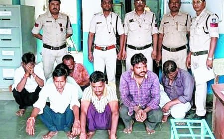 नवरात्र पर सतना पुलिस का अभियान: लॉ एंड ऑर्डर बनाए रखने गुंडे-बदमाशों की धरपकड़, फरार वारंटियों समेत कई आरोपी गिरफ्तार