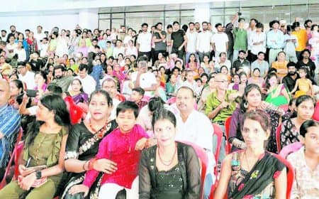 सफेद शेर की नगरी रीवा में नवरात्रि गरबा-डांडिया महोत्सव: मिसेज इंडिया इंटरनेशनल 2025 मुस्कान जिज्ञासी ने दी खास प्रशंसा, हजारों दर्शकों संग झूमे कलाकार