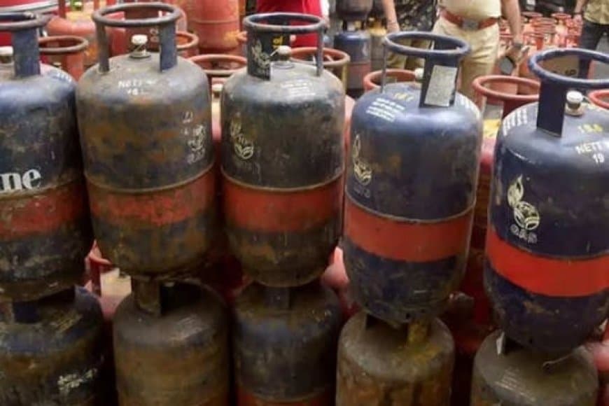 सात बड़े बदलाव... कॉमर्शियल सिलेंडर 51.50 रुपए हुआ सस्ता 