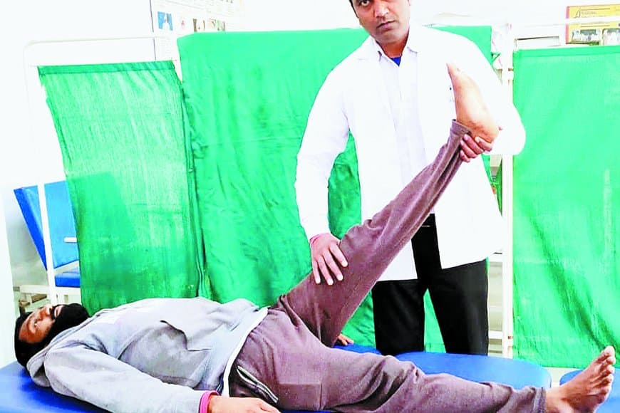 अब हर दर्द का असरदार इलाज – बढ़ती बीमारियों, बदलती दिनचर्या और सड़कों के गड्डों के बीच क्यों बन रही है फिजियोथेरेपी सबसे बड़ा सहारा