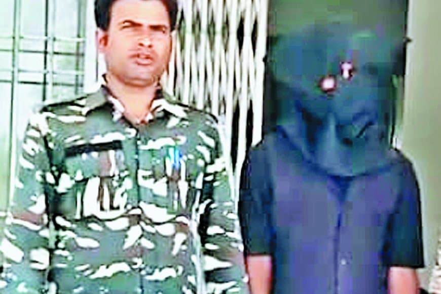 चित्रकूट पुलिस की बड़ी कामयाबी: आश्रम से 2.37 लाख चोरी करने वाला अन्तरराज्यीय चोर कट्टा-कारतूस समेत गिरफ्तार, साथी फरार