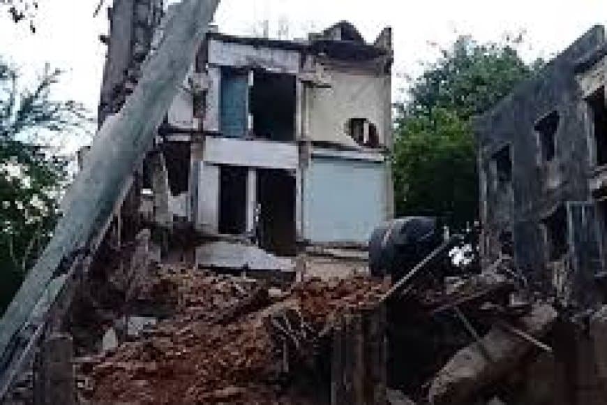जबलपुर में BSNL की 4-मंजिला इमारत ढही, एक व्यक्ति घायल | विजय नगर हादसा