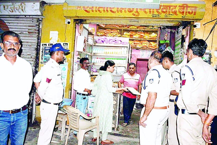 रीवा में एसडीएम ने मुंह बांधकर की खाद खरीद की कोशिश, ब्लैक मार्केटिंग करते रंगेहाथ पकड़ा दुकानदार, दुकान सीज