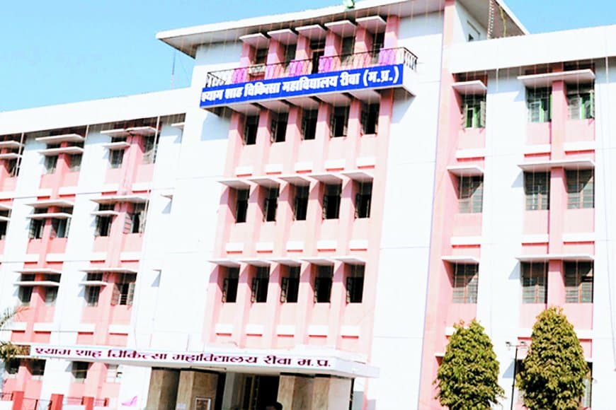 डॉ. अशरफ को हाईकोर्ट से राहत, निलंबन पर रोक और ईएनटी विभाग में वापस काम पर लौटे