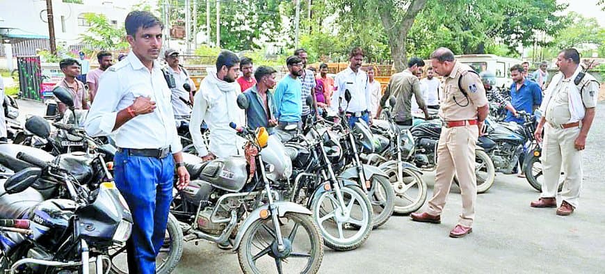 सिंगरौली यातायात पुलिस का विशेष अभियान: 1109 वाहनों पर कार्रवाई, 6 लाख से अधिक जुर्माना वसूला