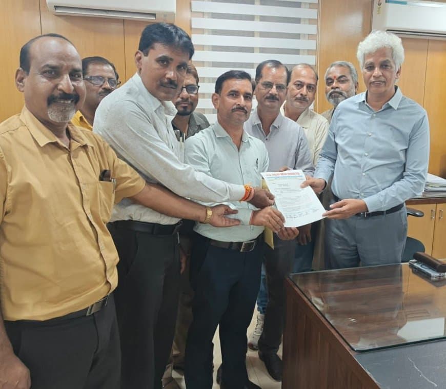 पत्रकार स्वास्थ्य बीमा योजना: एमपी के पत्रकारों ने मुख्यमंत्री से बीमा राशि 10 लाख करने की मांग की