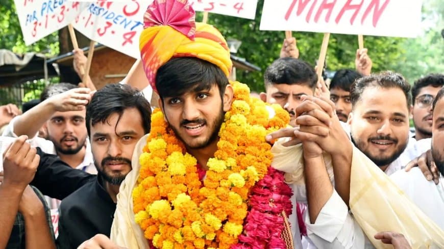 दिल्ली विवि छात्र संघ चुनाव.... एबीवीपी के आर्यन बने अध्यक्ष