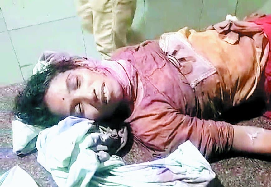 मायके में रह रही महिला की पति ने बेरहमी से हत्या, ससुराल में आकर पहले डंडे फिर चाकू से किया हमला