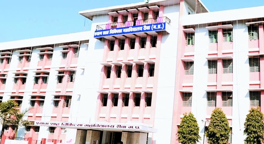 डॉ. अशरफ को हाईकोर्ट से राहत, निलंबन पर रोक और ईएनटी विभाग में वापस काम पर लौटे