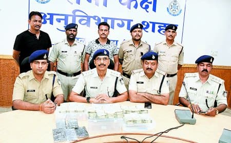 सतना पुलिस की बड़ी सफलता: 24 घंटे में साढ़े नौ लाख की लूट का खुलासा, पाँच आरोपी गिरफ्तार — 8.70 लाख नगद और अपाचे बाइक बरामद