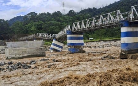 दार्जिलिंग में टूटा कहर... बारिश-भूस्खलन से अब तक 23 की मौत