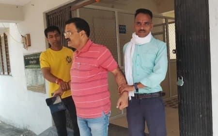 देवास... जनपद का घूसखोर सीईओ जीआरएस से ले रहा था 20 हजार रिश्वत