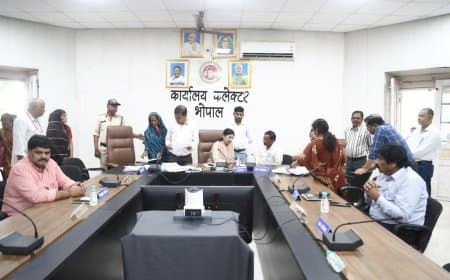 अरेरा कॉलोनी में शराब दुकान का विरोध; पूछा-अब तक कार्रवाई क्यों नहीं