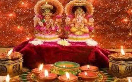 जानिए.. कैसे करना चाहिए गृहस्थों को लक्ष्मी पूजन: धन-समृद्धि की कामना के साथ करें यह पारंपरिक विधि