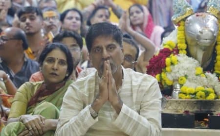 पूर्व क्रिकेटर ने किए महाकाल के दर्शन... भस्म आरती में हुए शामिल