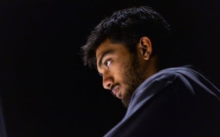 क्लच शतरंज चैंपियन शोडाउन : गुकेश अंतिम स्थान पर खिसके, कार्लसन ने बनाई बढ़त 