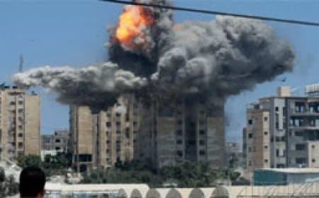 इस्राइली सेना का गाजा पर भीषण हमला