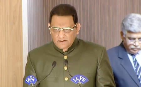 तेलंगाना... रेड्डी सरकार ने पूर्व कप्तान अजहरुद्दीन को बनाया मंत्री  