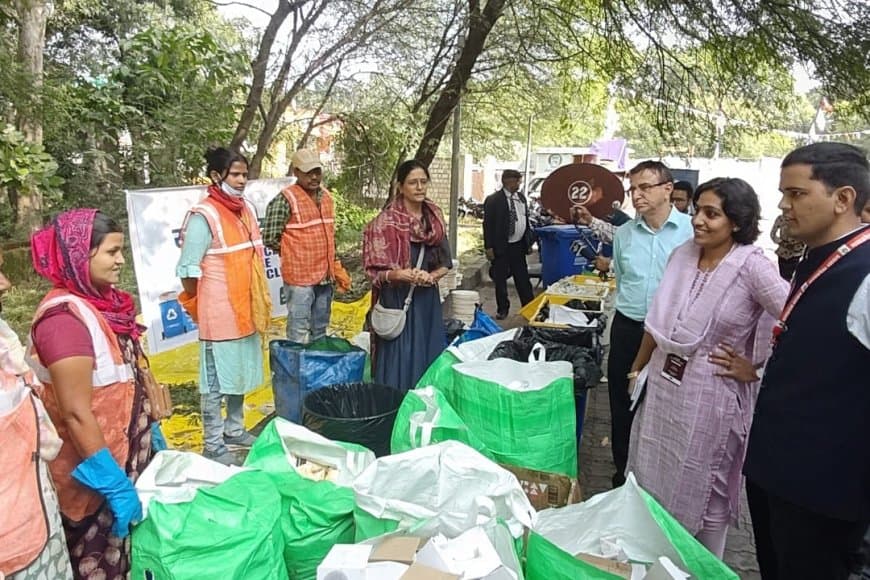 कार्यक्रम स्थल में उत्सर्जित होने वाले कचरे को पूर्णरूप से किया पृथक और भेजा निष्पादन स्थल