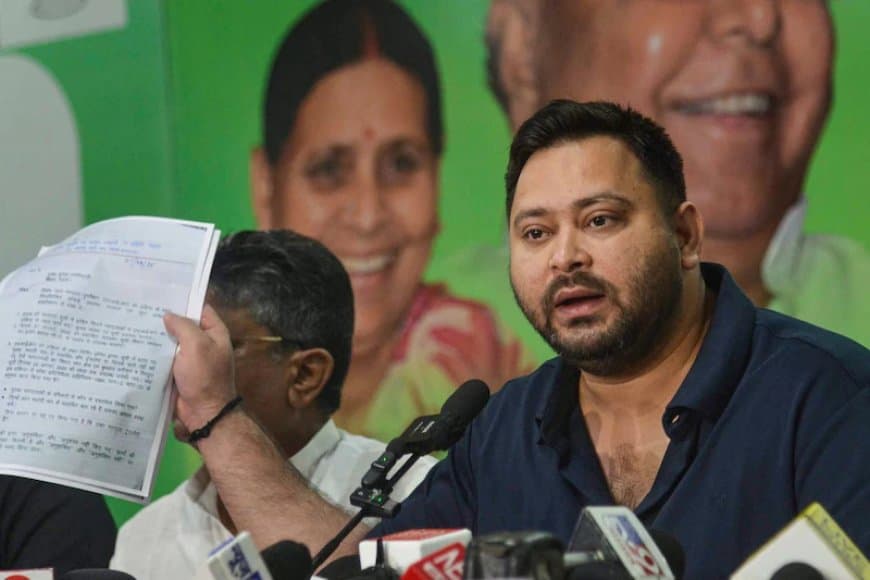  तेजस्वी का एलान...सरकार बनी तो संविदा कर्मी होंगे स्थाई, जीविका दीदियों का कर्ज माफ