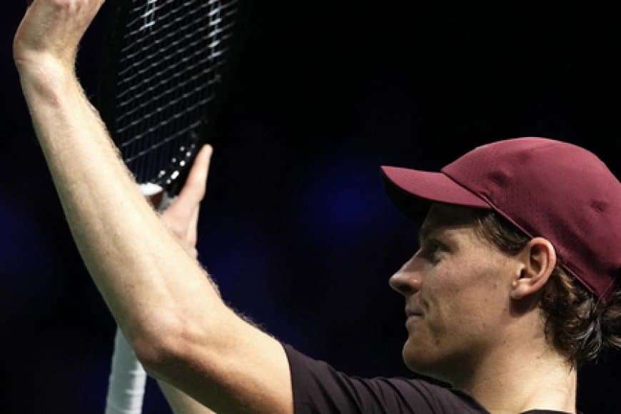 पेरिस मास्टर्स : जैनिक सिनर की शानदार जीत, बर्ग्स को 6-4, 6-2 से हराया