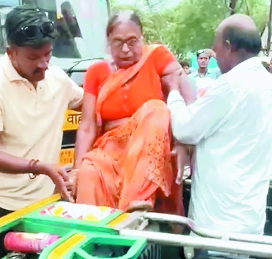 सतना की टूटी सड़कों पर बढ़ता हादसों का सिलसिला - प्रशासन की चुप्पी से बढ़ रहा शहरवासियों का खतरा