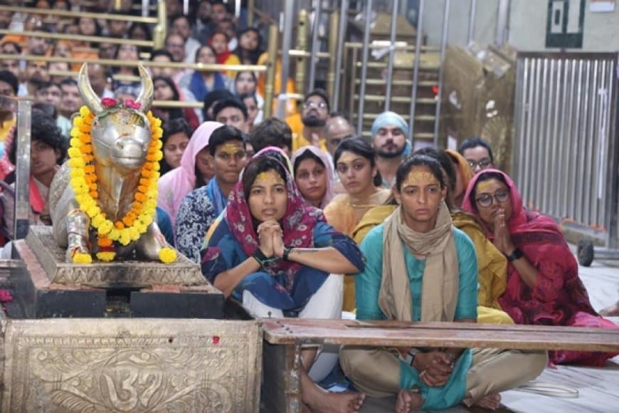 उज्जैन... महाकाल से भारतीय महिला क्रिकेट टीम ने मांगा विजय का वर