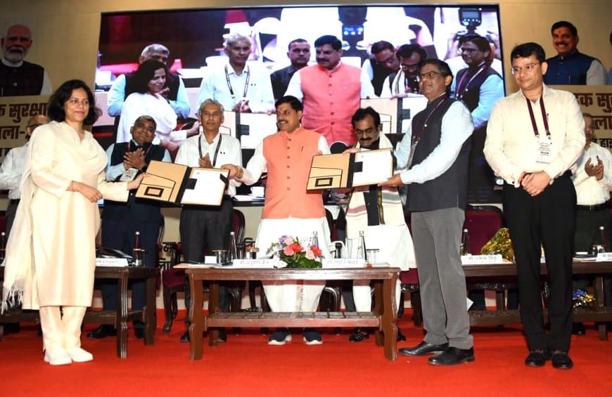 सीएम मोहन ने कहा... सड़क सुरक्षा में मध्य प्रदेश को बनाएं आदर्श राज्य