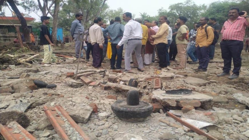 भोपाल में आस्था पर प्रहार... समदड़िया समूह ने बिना अनुमति तोड़ा मंदिर