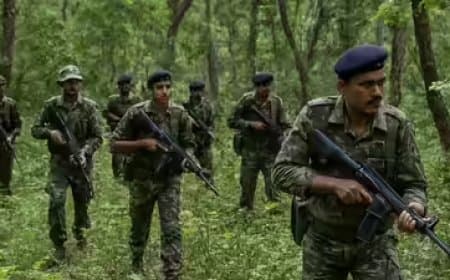 बालाघाट... आधी रात पुलिस और नक्सलियों में मुठभेड़