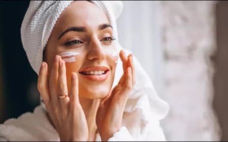 चेहरे पर बॉडी लोशन लगाने से पहले जान लें हकीकत, नहीं तो हो सकता है बड़ा नुक्सान  