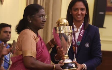 विश्व कप जीतने के बाद राष्ट्रपति द्रौपदी मुर्मू से भारतीय महिला टीम की मुलाकात