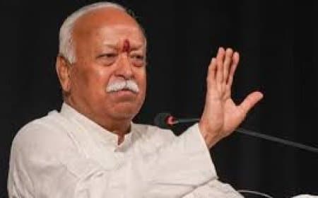 RSS प्रमुख मोहन भागवत का बड़ा बयान: 'RSS का रजिस्ट्रेशन अनिवार्य नहीं', हिंदू राष्ट्र पर दिया संवैधानिक तर्क